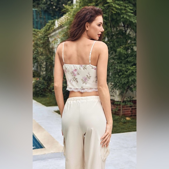 Lait Collection Crystal Floral Lace Cami Tank Top NWT Size Medium - Picture 8 of 8